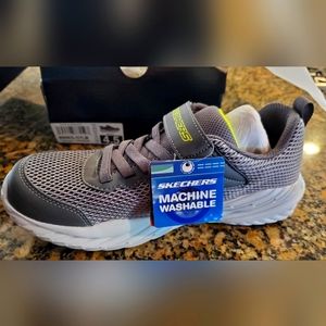 Brand new Skechers sport kids sneakers size 4.5